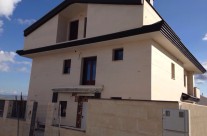 Fachada Caliza Moca fina